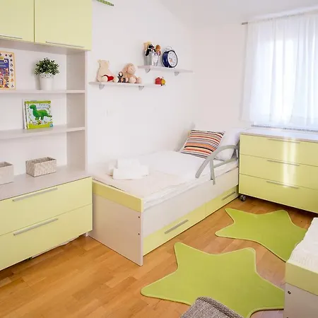 Ivana 2435