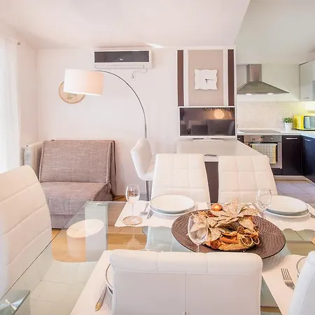 Apartment Ivana 2435 Malinska