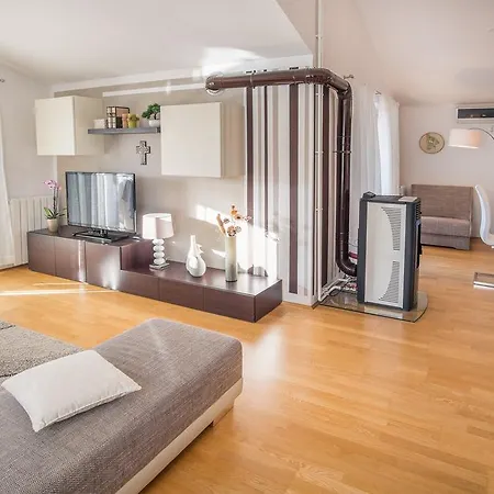 Apartment Ivana 2435 Malinska