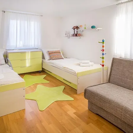 Ivana 2435